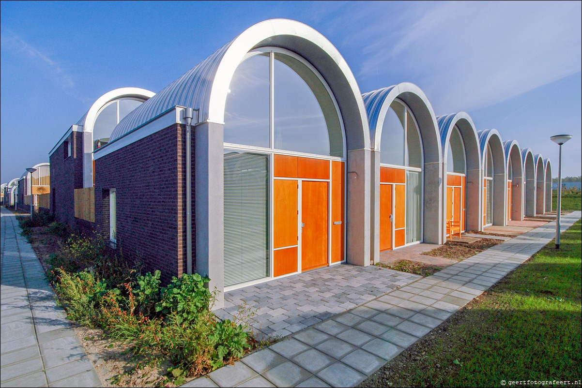 Almere Stad Oost Tussen de Vaarten patiowoningen Caan Kaan